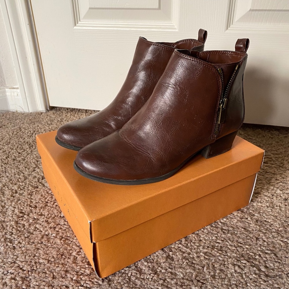 UNISA Brown Booties Boots Size 7.5
